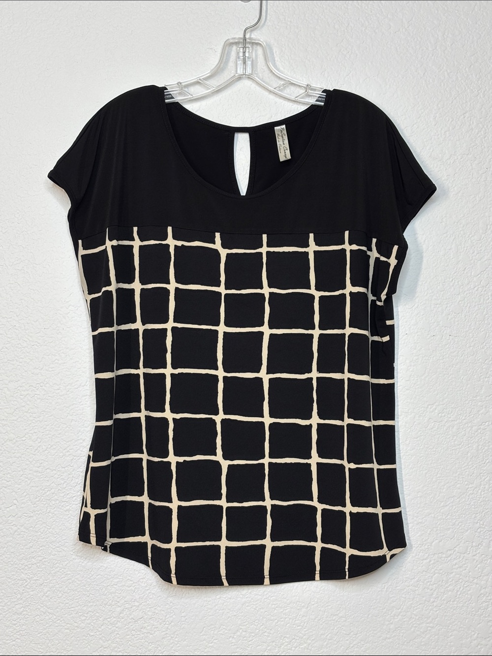 PerSeption Concept Black and Cream Grid Cap Sleeve Top